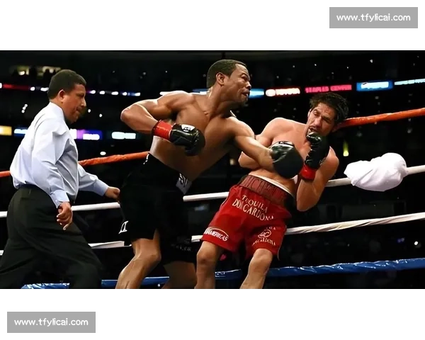 特立尼达德vs莫斯利巅峰对决揭秘拳坛速度与力量之战历史瞬间再现